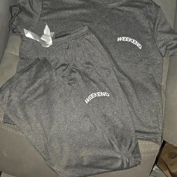 NWOT Gray Weekend Lounge Set-Size Medium - Picture 2 of 3